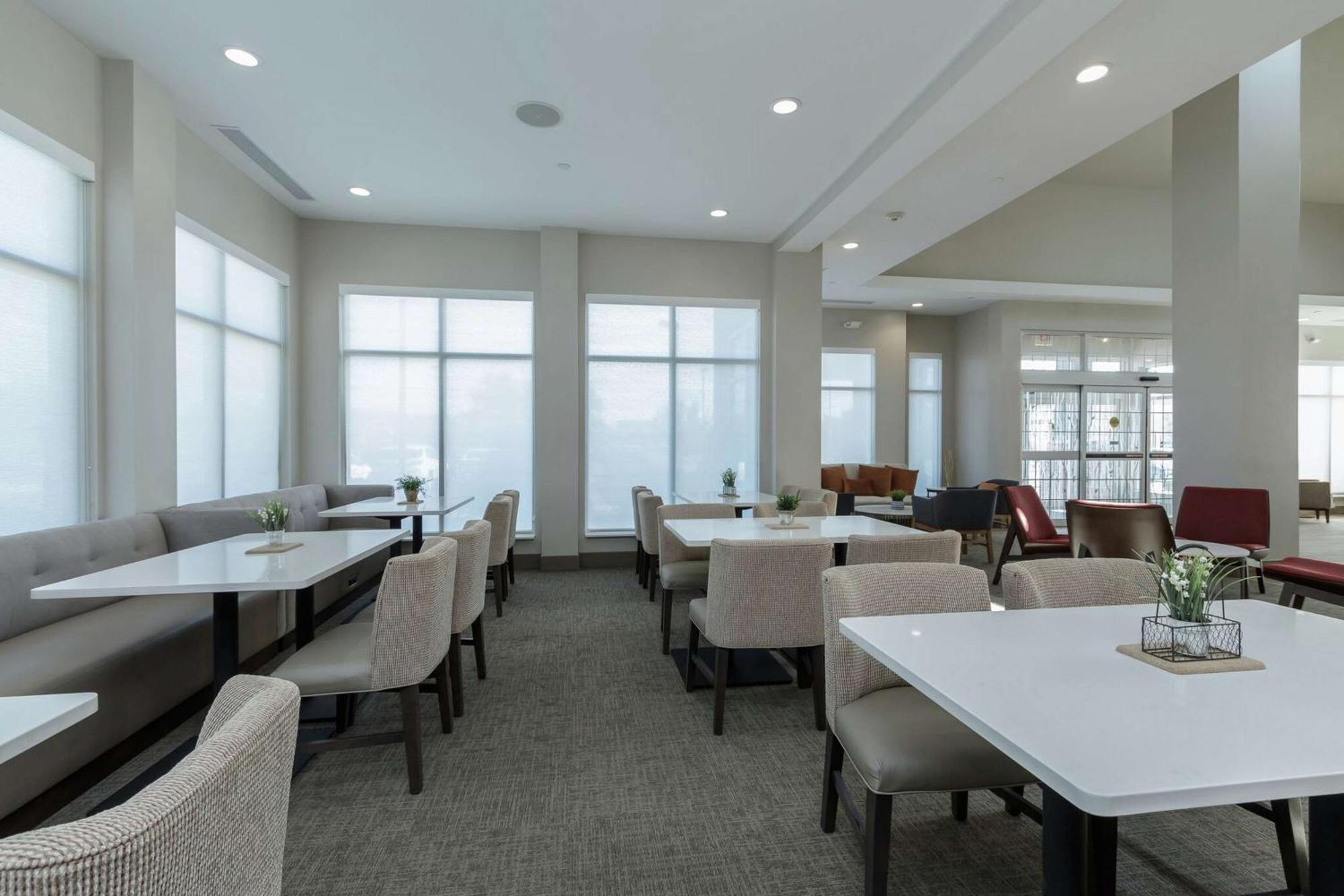 Hilton Garden Inn Elkhart Buitenkant foto