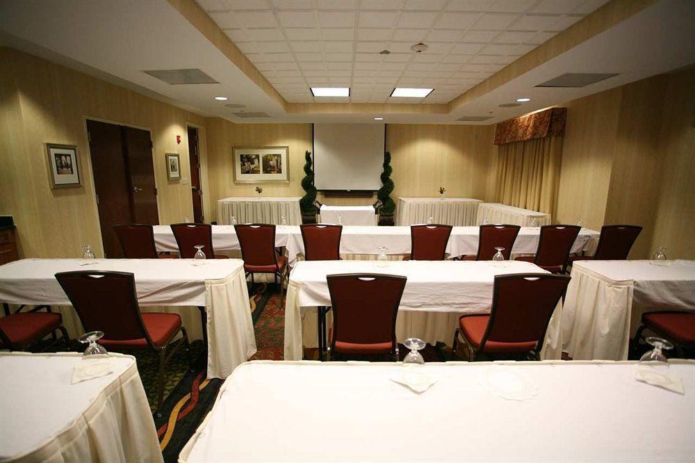 Hilton Garden Inn Elkhart Buitenkant foto