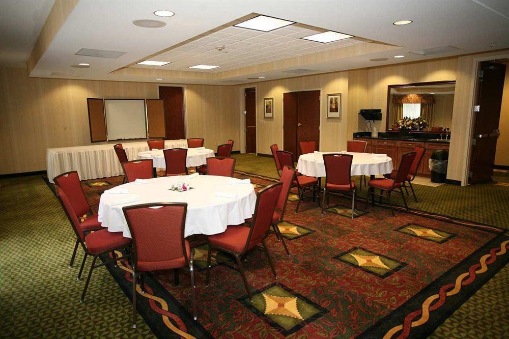 Hilton Garden Inn Elkhart Buitenkant foto